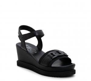 Женские босоножки Palmdale Wedge Sandals черного цвета Ara