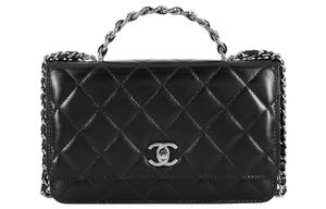 CHANEL Яркая кожаная сумка через плечо с морщинистой текстурой