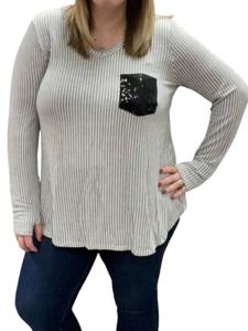 Футболка с длинным рукавом и V-образным вырезом, карманом из пайеток, серого цвета honeyme