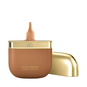 Тональный крем с естественным финишем DOLCE & GABBANA Blueberry Nutri Tint, 22N