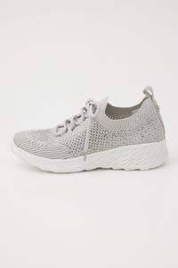 Легкие пушистые слипоны на шнуровке