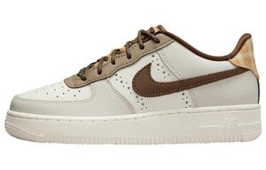 Женские кроссовки для скейтбординга Nike Air Force 1 Low, белый/коричневый
