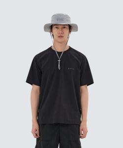 Тонкая технологичная тканая футболка с коротким рукавом