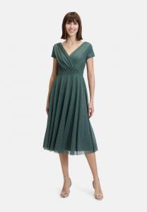 Коктейльное/вечернее платье Vera Mont, зеленый