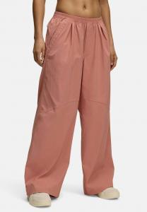 Брюки UNSTOPPABLE PARACHUTE Under Armour, светло-розовый