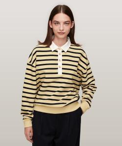 Обычная толстовка с золотыми пуговицами и каймой