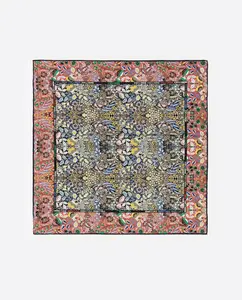 Женский платок обои рамка с логотипами кораллового цвета Bimba y Lola