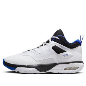 Кроссовки остаются верными 3 Air Jordan, белый