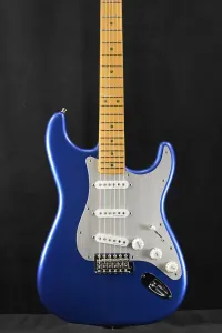Fender Ограниченная серия H.E.R. Stratocaster с грифом из клена Blue Marlin