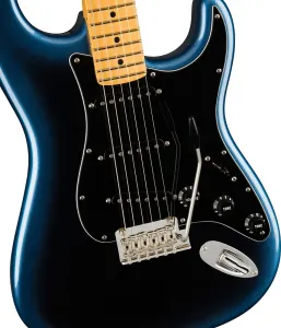 Fender American Professional II Stratocaster с кленовым грифом, цвет Dark Night, в ультраделюкс футляре