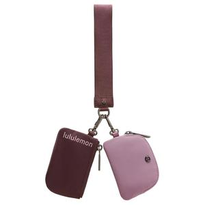 Lululemon Женский клатч из переработанного нейлона в сливовом цвете с лавандовым оттенком, Plum Color with Lavender
