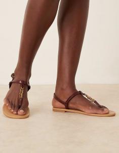 ASOS DESIGN Босоножки на плоской подошве с цепочкой в ​​бордовом цвете