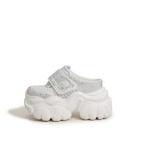 Milan love song Женские противоскользящие тапочки с закрытым носком и износостойкой резиновой подошвой белого цвета, цвет White