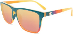 Поляризованные легкие солнцезащитные очки Knockaround Fast Lanes Sport для мужчин и женщин - защита UV400 - для бега, Desert / Rose Gold