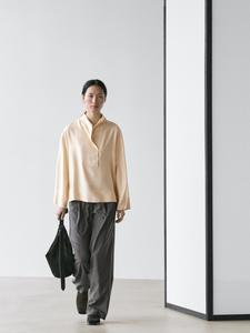 Летящая блуза с нагрудной деталью Massimo Dutti, cream