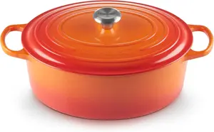 Кастрюля овальная Le Creuset с чугунным покрытием, 7570 мл, оранжевый
