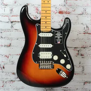 Fender - American Professional Classic Stratocaster - Электрогитара - HSS - Гриф из клена - 3-цветный солнцеобразный рисунок - с делюкс чехлом