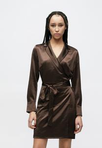 Платье Guess SHARICE DRESS, Dark Coffee/Brown