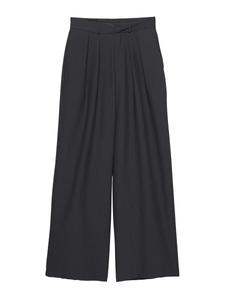 Широкие брюки со складками спереди Pull&Bear, темно-серый