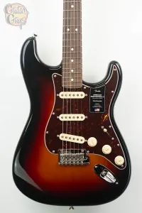 Fender American Professional II Stratocaster в цвете 3-цветный санберст