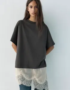 Серая контрастная футболка с кружевным краем Pull&Bear