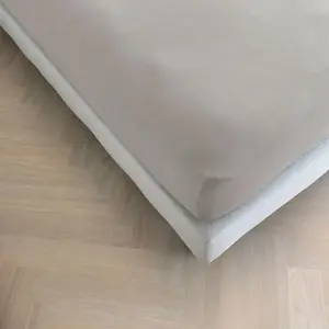 Простыня на резинке Kayori Sota для наматрасника, серая, 140-160x200-220 см, лиоцелл, для матрасов высотой до 12 см Three Lilies B.V.