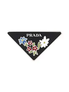 Треугольная брошь с цветочным узором Prada, серебристый