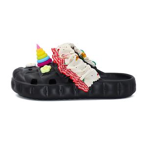 OUBT Rainbow Unicorn, Clogs с кружевной отделкой Women's Black