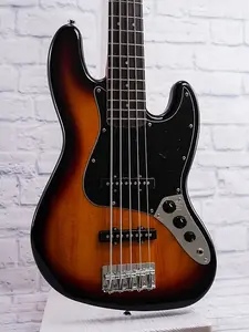 Squier Affinity Jazz Bass V с грифом из лавра - трицветный санберст