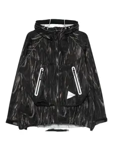 Куртка с карманом на молнии And Wander, черный