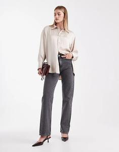 Длинная рубашка ASOS DESIGN из жатого атласа с контрастной строчкой цвета экрю