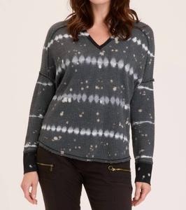 Bullock V-образный вырез вафельный трикотажный свитер в оттенках серого XCVI