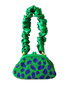 ARNOLDI Клатч с ручной вышивкой бисером In Brunna.co, зеленый