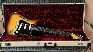 Fender Limited Edition Suona Stratocaster Thinline * накладка из черного дерева * Violin Burst * весит всего 3,1 кг