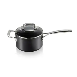 Алюминиевая кастрюля Le Creuset с антипригарным покрытием и стеклянной крышкой, чёрный