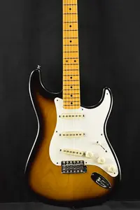 Fender Eric Johnson Stratocaster, двухцветный солнечный берст, гриф из клена