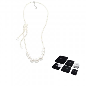 CHANEL 25C металл, смола, искусственный жемчуг ожерелье женское белое