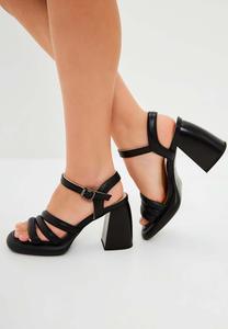 Босоножки на каблуке Cesare Gaspari, черный