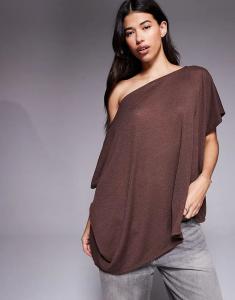 Текстурированный полупрозрачный трикотажный топ-кейп с открытыми плечами ASOS DESIGN шоколадного цвета