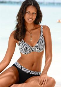 s.Oliver Футболка Bikini в черном цвете