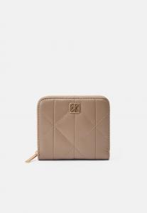 Кошелек Calvin Klein QUILTED SQUARE ZIP AROUND, Desert Taupe/Taupe