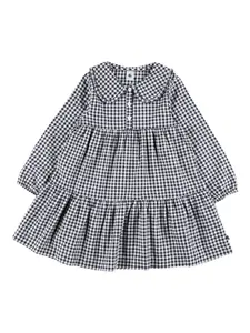 Платье в клетку гингем с оборками Petit Bateau, черный