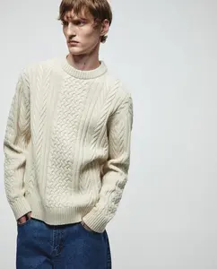 Красный свитер с узором косы Sfera