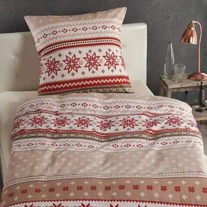 Фланелевое постельное белье Dream Sleep Snowflanel Red 155x220 см + 80x80 см Traumschlaf