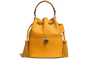 COACH Кожаная сумка-ведро женская через плечо карамельно-желтая