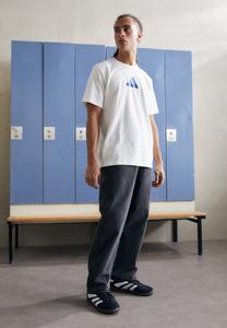 Кроссовки Adidas Performance PREDATOR FREESTYLE INDOOR, Core Black/Footwear White/Gold Metallic/Black