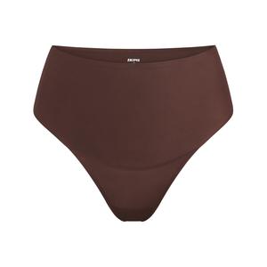 Стринги с высокой талией SKIMS Smoothing Intimates, цвет Cocoa