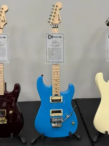 CHARVEL CUSTOM SHOP USA - СПЕЦИАЛЬНОЕ ИЗДАНИЕ SAN DIMAS - ROBIN'S EGG BLUE Предзаказ NAMM 2025