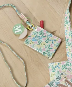 Сумочка с подвеской в виде инициала Studio Clip, цвет M03