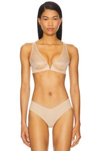 Шикарный кружевной бюстгальтер с косточками и глубоким вырезом Commando, beige